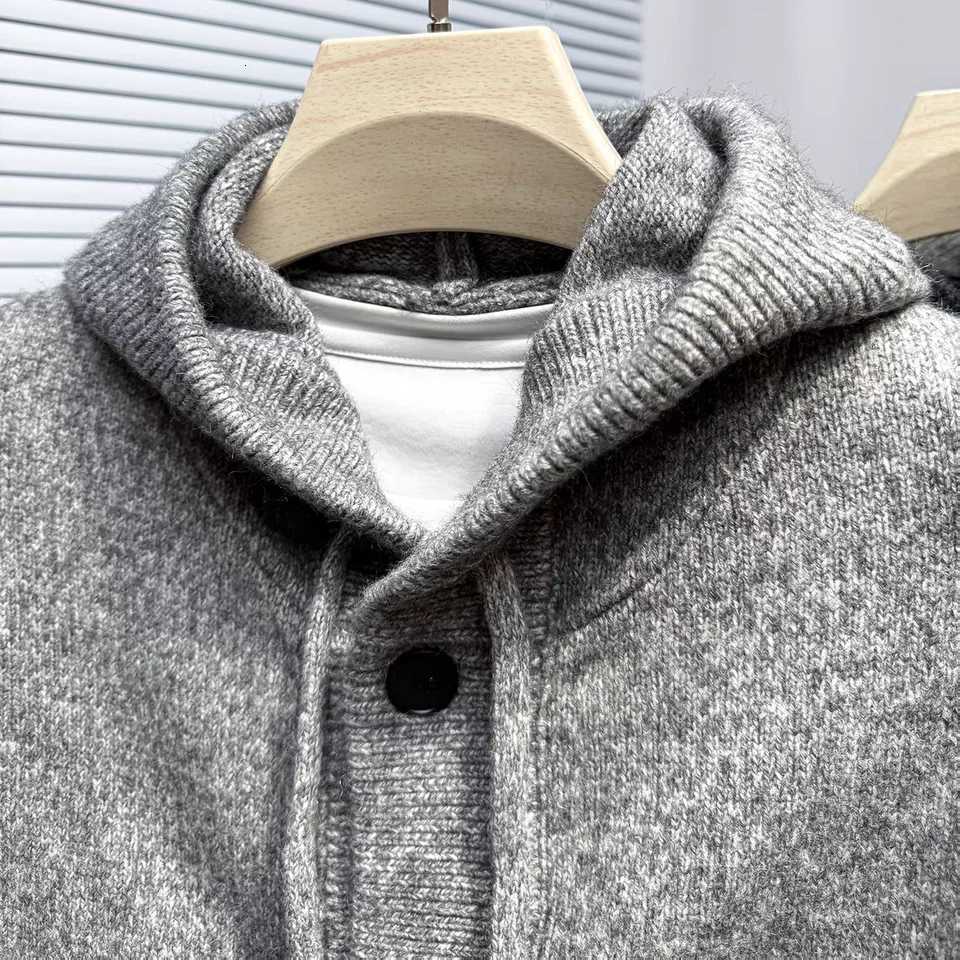 Fashion luxury hooded knitted cardigan Korean style youth trend soft comfort autumn new solid color casual high-quality men coatT251103