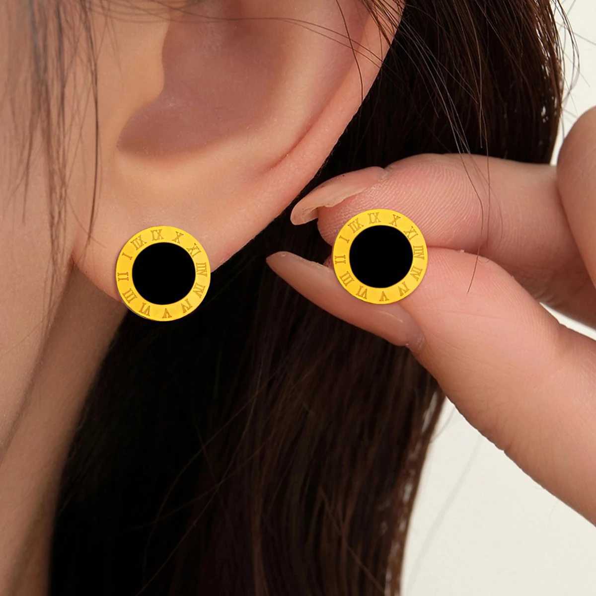 2pcs Non Fading Fashion Roman Numeral Round Earring European and American Highend Men Women Charm Stainless Steel Stud Earrings C251103