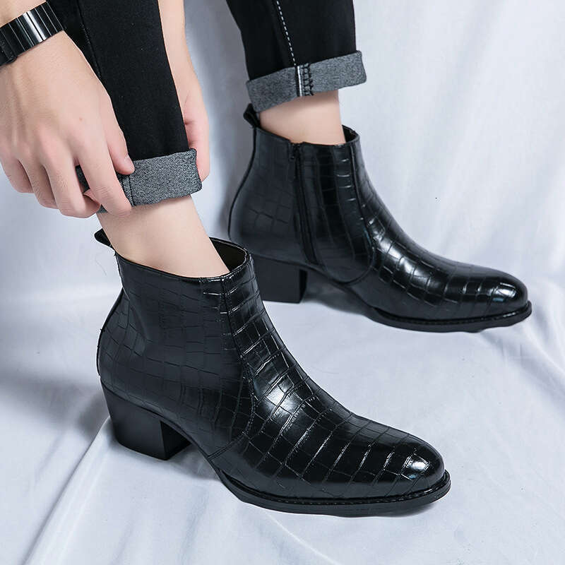 Large size high-heeled Martin boots for men, 2024 autumn winter collection, fashionable and personalized men's pointed Chelsea boots, leather sho