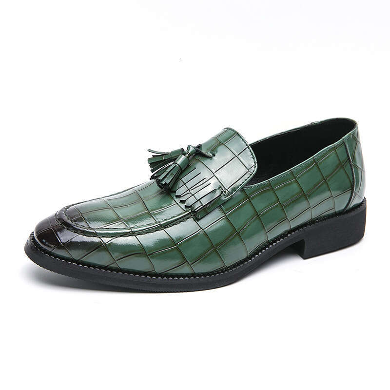 2024 Spring and Autumn New Men's Large Green Tassel Leather Shoes, Sizes 38-46, Casual One Step Legged loafers