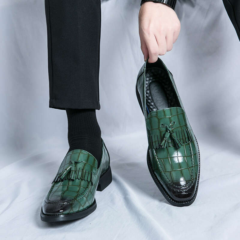 2024 Spring and Autumn New Men's Large Green Tassel Leather Shoes, Sizes 38-46, Casual One Step Legged loafers