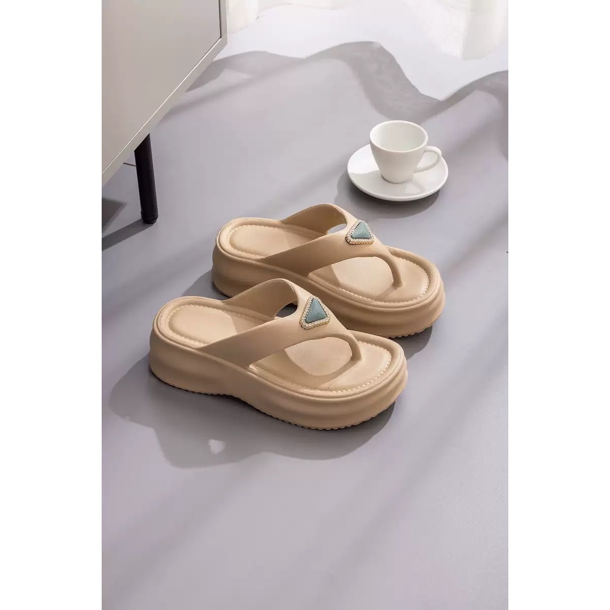 Free shipping 2025 new designer Slippers for womans platform sandals lady slider summer fashion Slides flip flops outdoor woman shoes