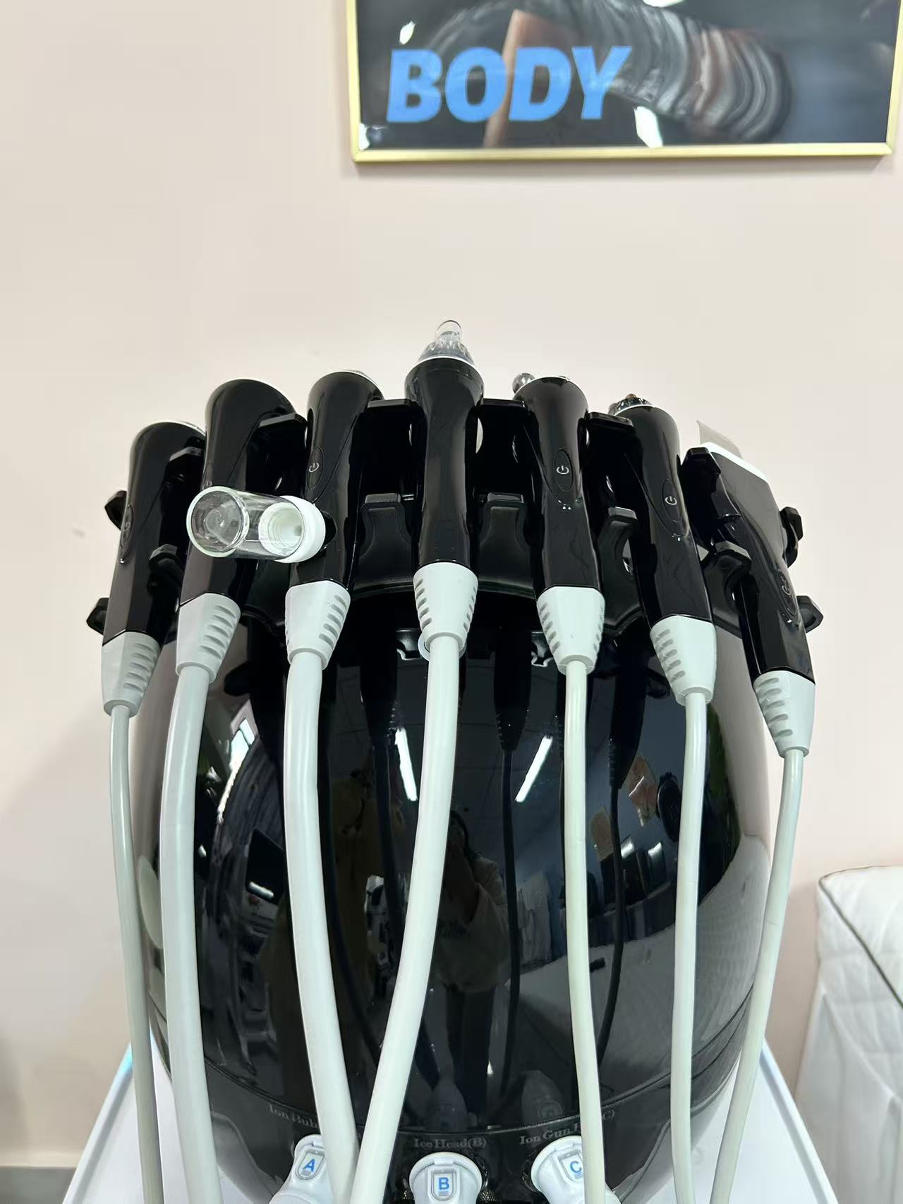 Professional 7 in 1 Oxygenation Facial Machine Hydro Dermabrasion RF Ultrasound Skin Tightening Beauty Device