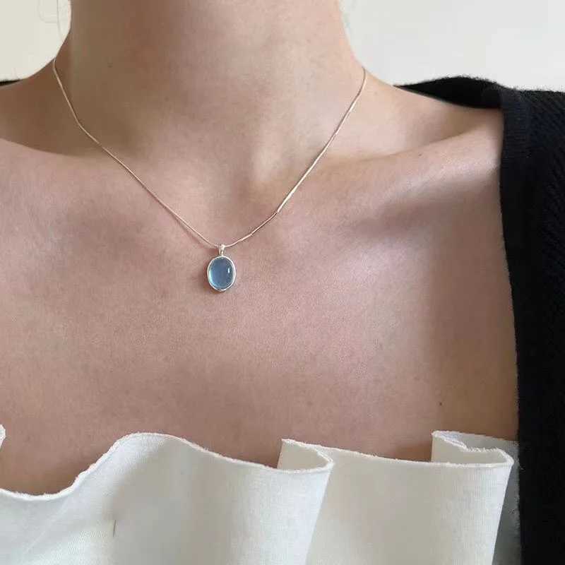 Simple Retro Oval Aquamarine Pendant Necklace For Women Girls Luxury Snake Chain Necklace Fashion Temperament Jewelry Gifts Z250402