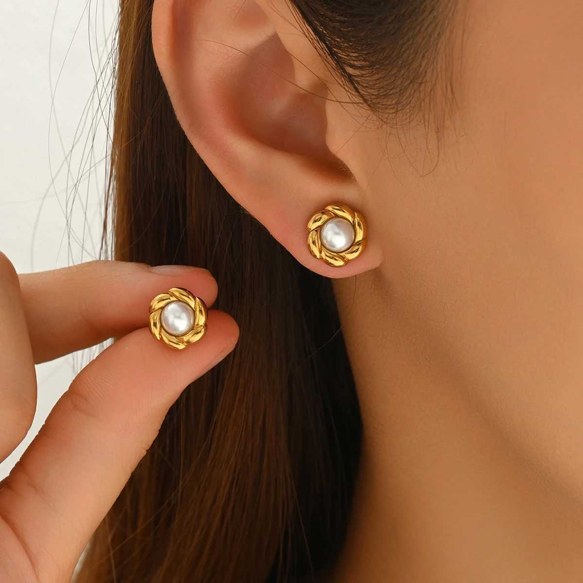 Womens Mini Pearl Flower round Earrings 18K GoldPlated Stainless Steel Vintage Waterproof Jewelry Gift C251103
