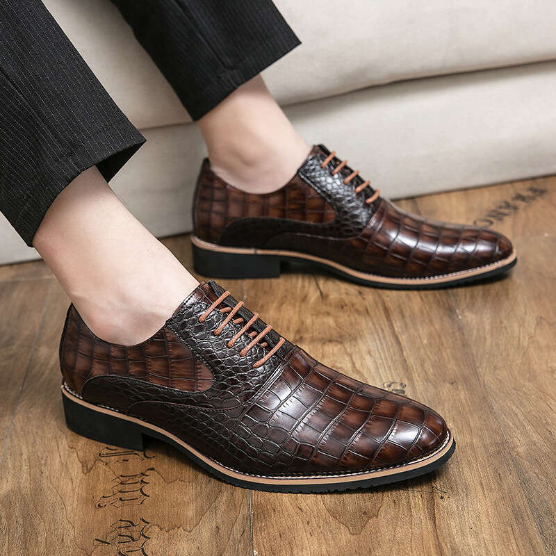 2024 Men's Large Size New Leather Fashion British Style Business Casual Trendy Wedding Shoes