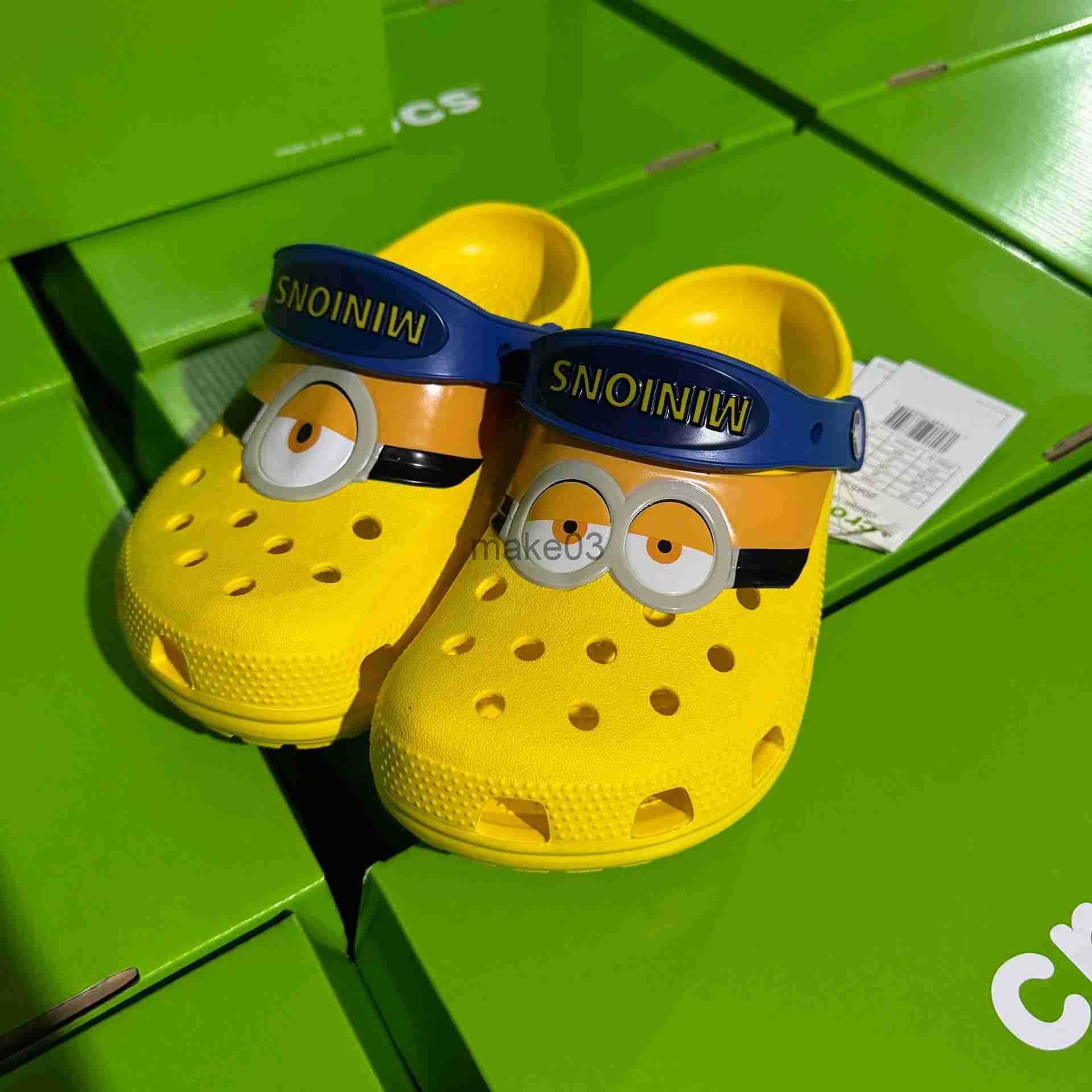 New low heeled beach shoes co branded by childrens celebrities with holes () J250403