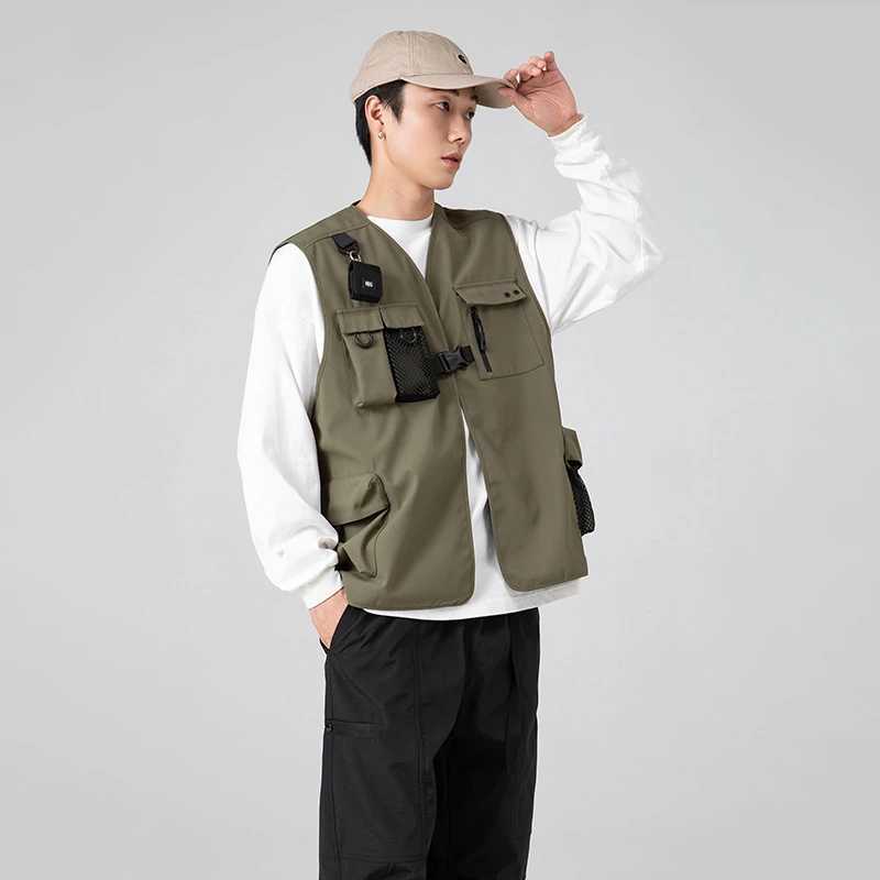New outdoor four-season tooling fishing vest loose functional pocket waterproof sleeveless vest jacket men X250403