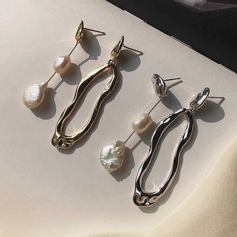 New Elegant Asymmetric Earrings with Freshwater Pearl Metal Exposed Long Stud Earrings for Ladies and Girls Party Jewelry Gifts Y250401
