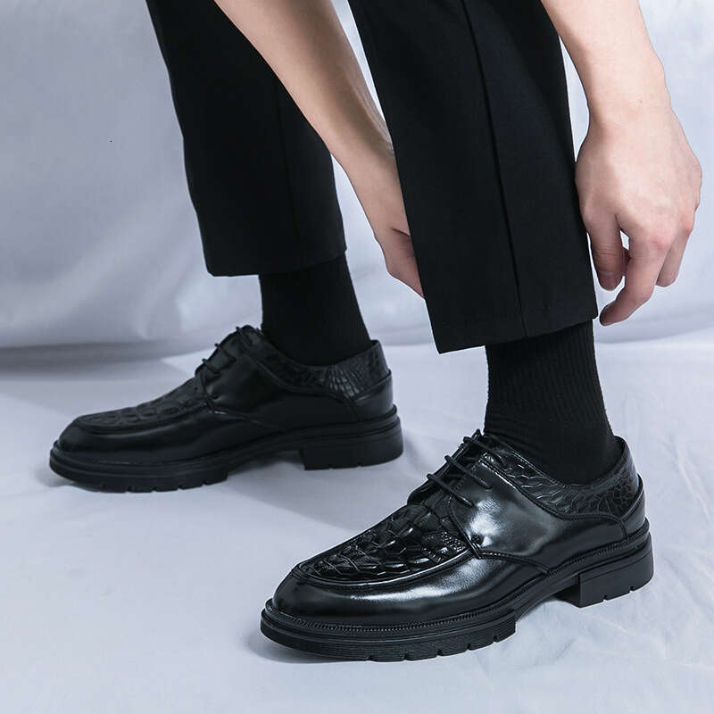 Large crocodile patterned men's leather for spring and autumn 2024 new business dress groom wedding shoes 46