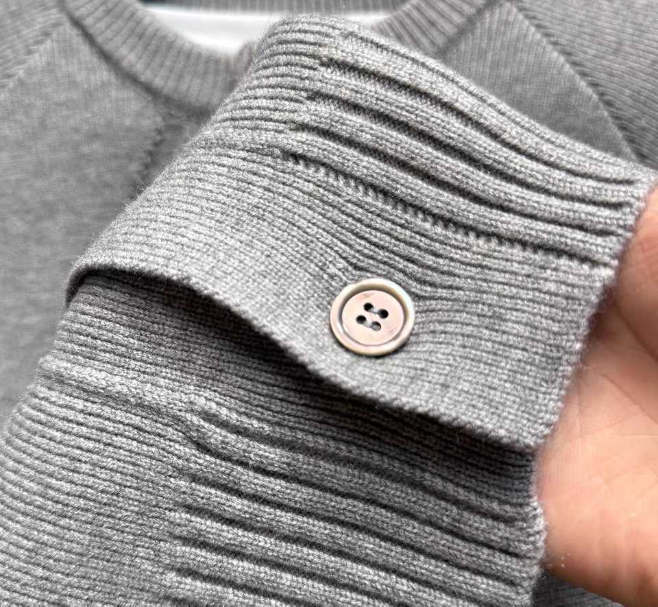 Luxury trend mens knitted coat premium autumn new style fashion solid color printing simple round neck button sweater cardiganT251103