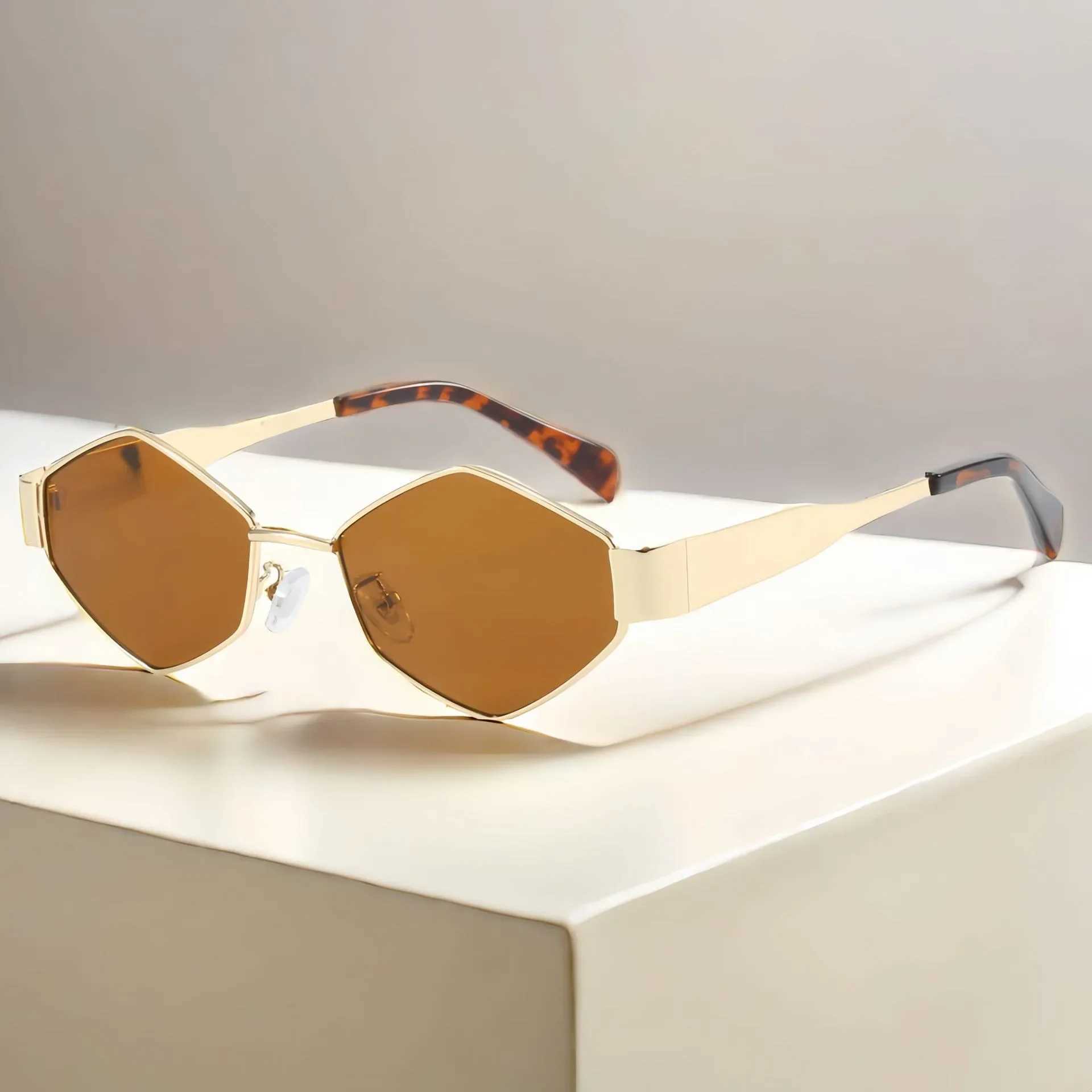 Fashion Hexagon Sunglasses Women 2024 Luxury Brand Design Unique Polygon Sun Glasses Men Vintage Small Frame Eyewear Shades Z250412