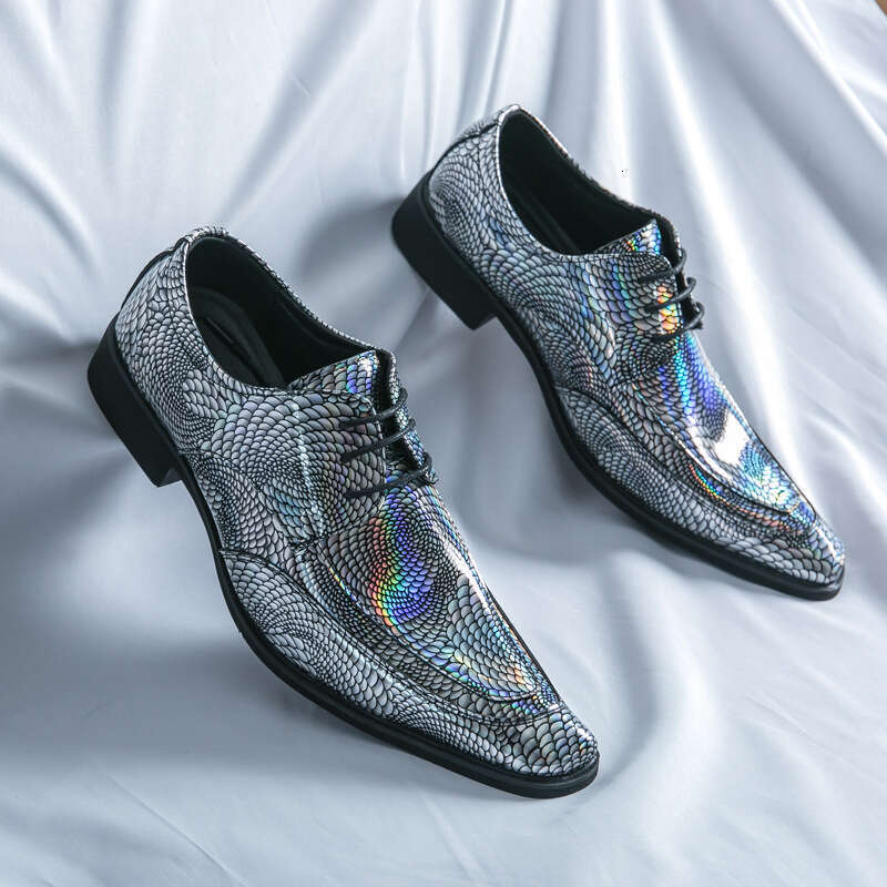 2024 New Men's Large Four Seasons Casual Fashion Chelsea Pointed Leather Shoes British Style