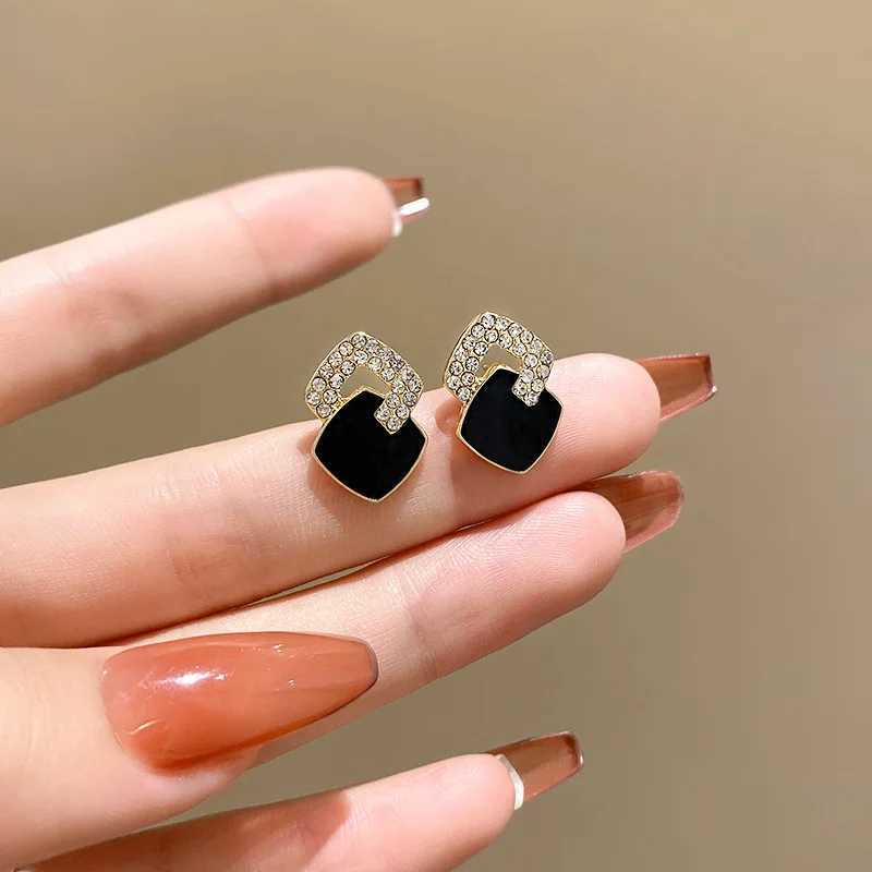 Fashion Double Layer Rhombus Earrings for Women Korean Hollow Geometry Crystal Enamel Oil Stud Earrings Jewelry Gift C251103