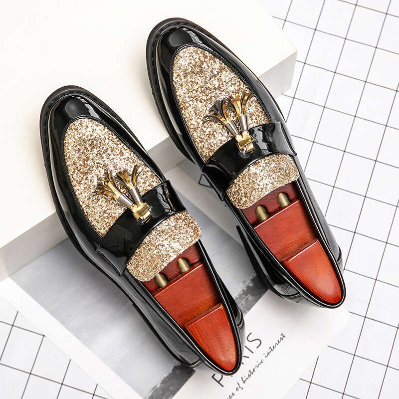 Large pointed flat for men's fashion fitting, one foot lazy shoes, autumn style solid color casual leather shoes