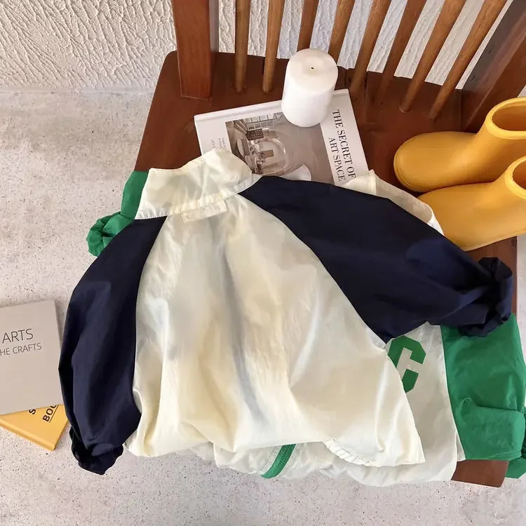 Childrens exterior sun protection clothing lapel zipper simple letter Korean fashion n casual and comfortable 250325z