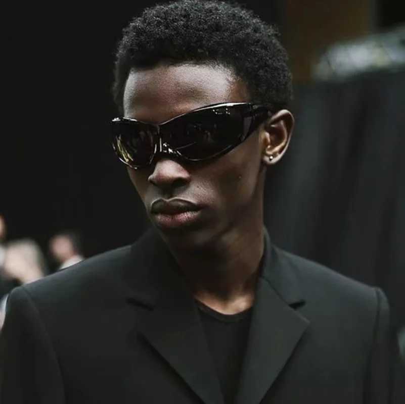Sunglasses Y2K Wrap Around Sport Sunglasses for Men Women Vintage Punk Sun Glasses Oval Fashion Trendy Sport Shades UV400 Eyeglasses