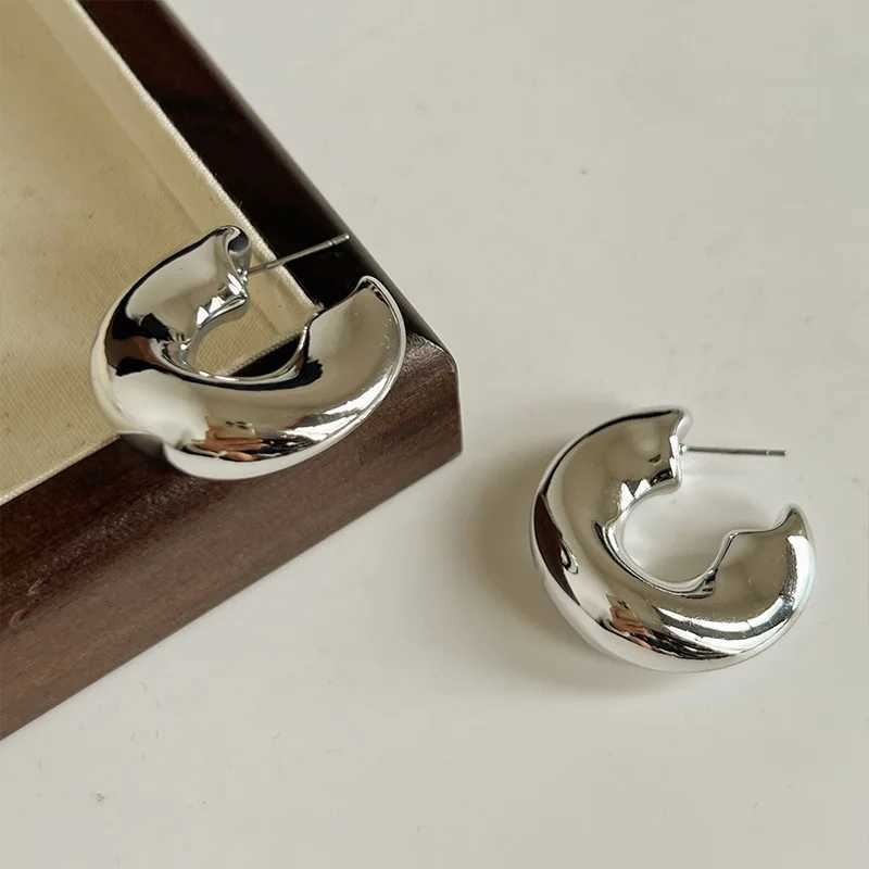 C-shaped irregular earrings European and American style personalized fashion stud earrings womens travel wedding accessories Y250401