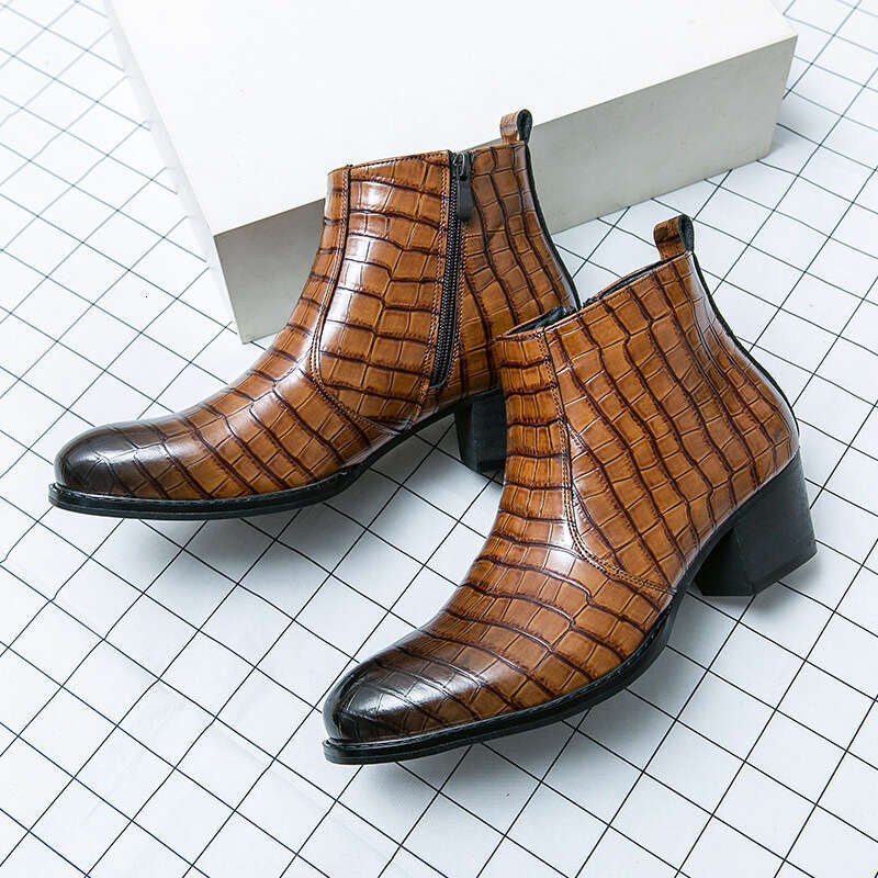 2024 Large Size New Casual Shoes Fashionable Men's High Top Leather Boots Trendy British Style