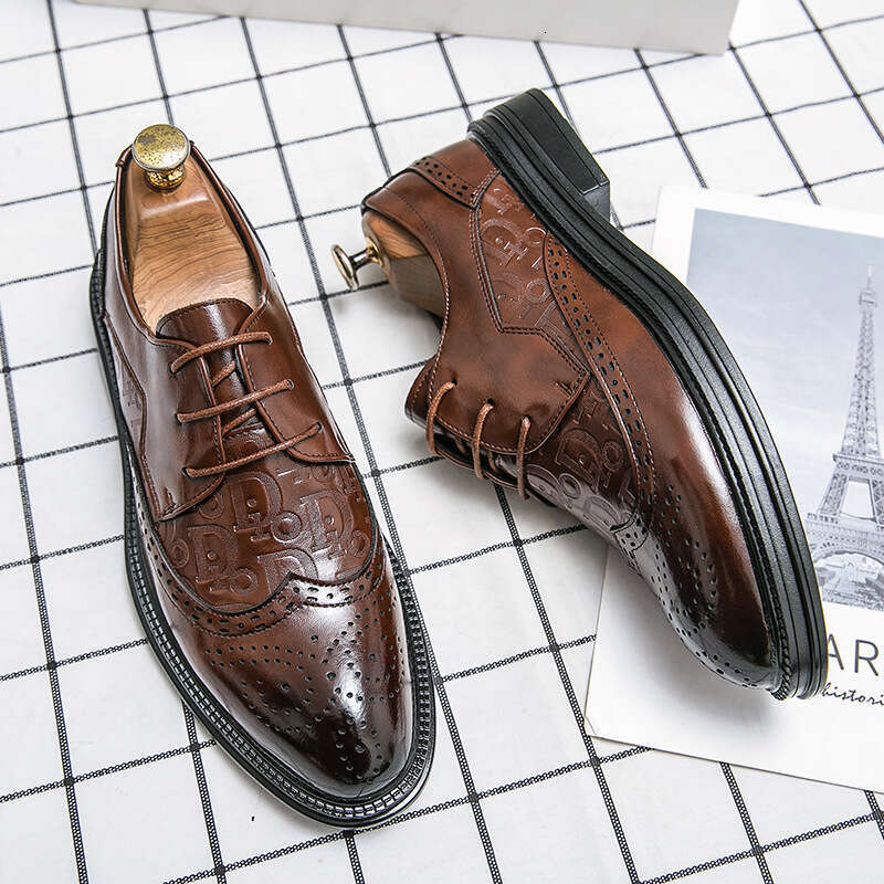 Oversized Youth Solid Color Flat Style Lace up Pointed Leather Men's Fashion Casual Single Shoes
