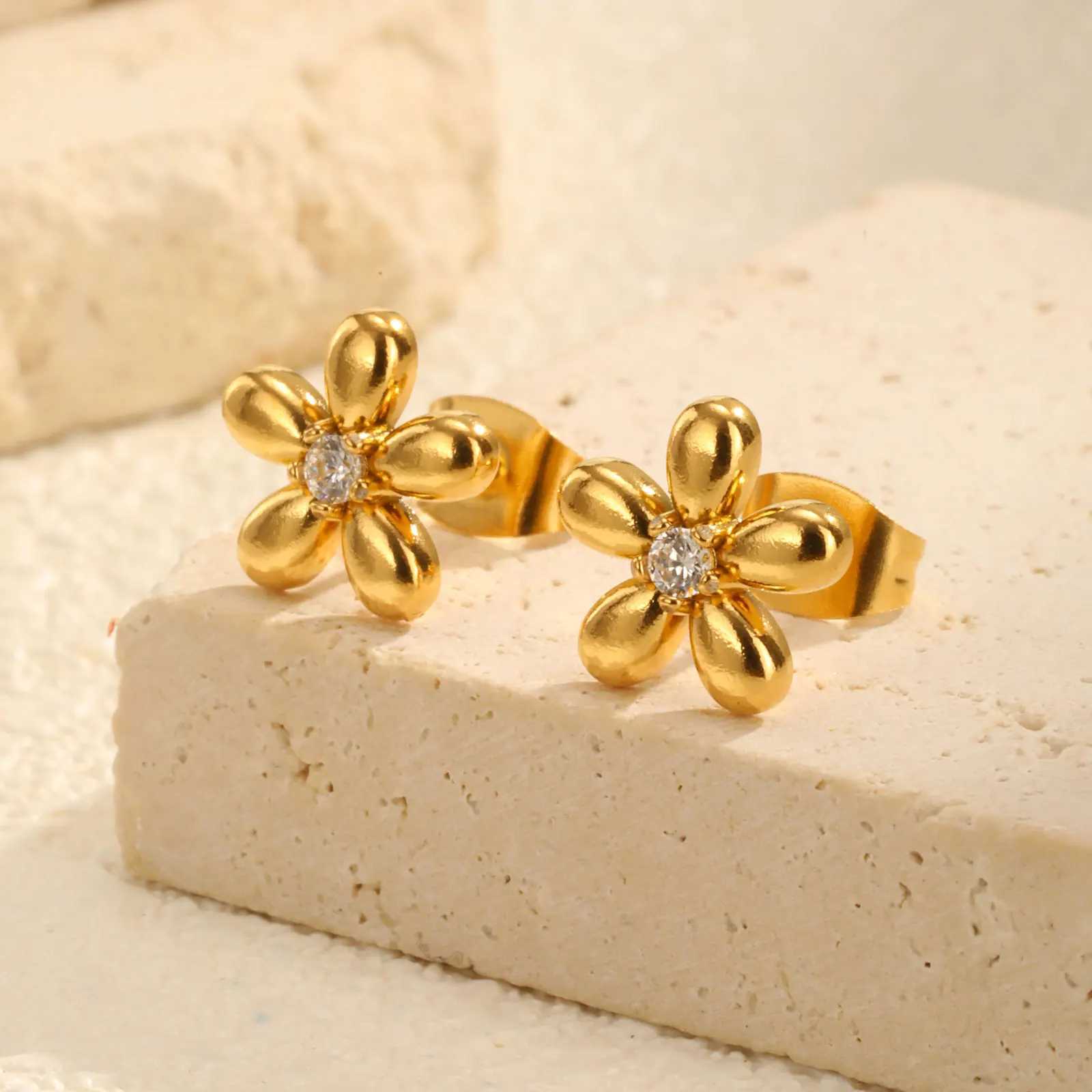 Stainless Steel Zircon Flower Stud Earrings for Women18K Gold Plated Daily EarringsFashion Jewelry Mothers Day Gift C251103