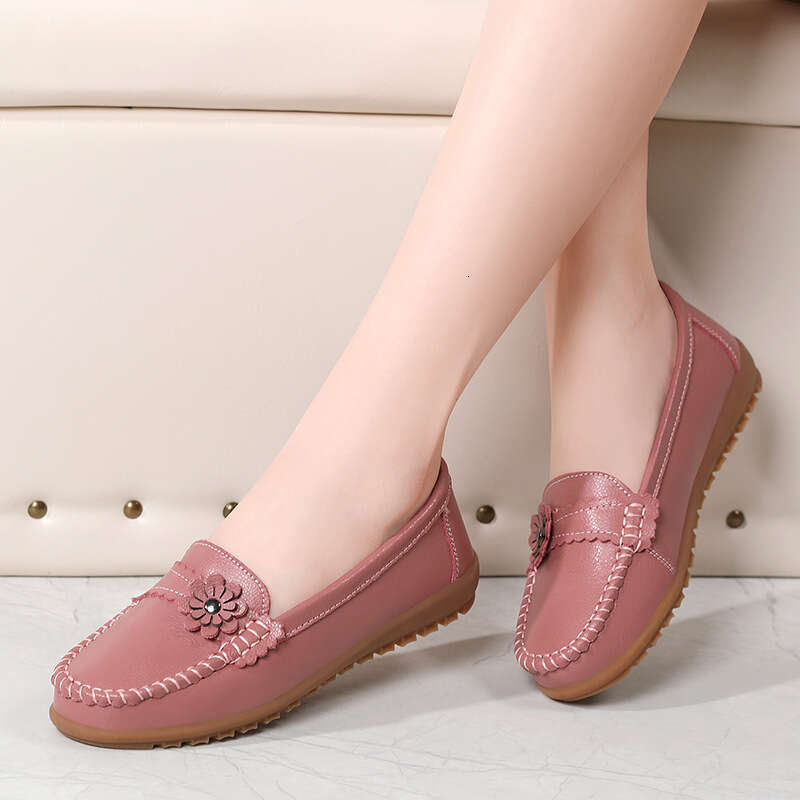 Large size shoe covers, women's singles top, soft sole, mom shoes, fashionable and comfortable bean shoes