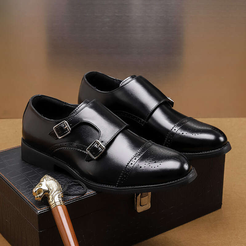 Large size new casual fashionable men's business dress shoes, trendy Blok carved leather shoes
