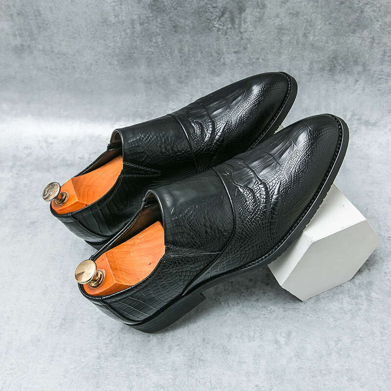 Men's in plus size, new casual shoes, fashionable covers, loafers, trendy foot stomping, pointed leather shoes