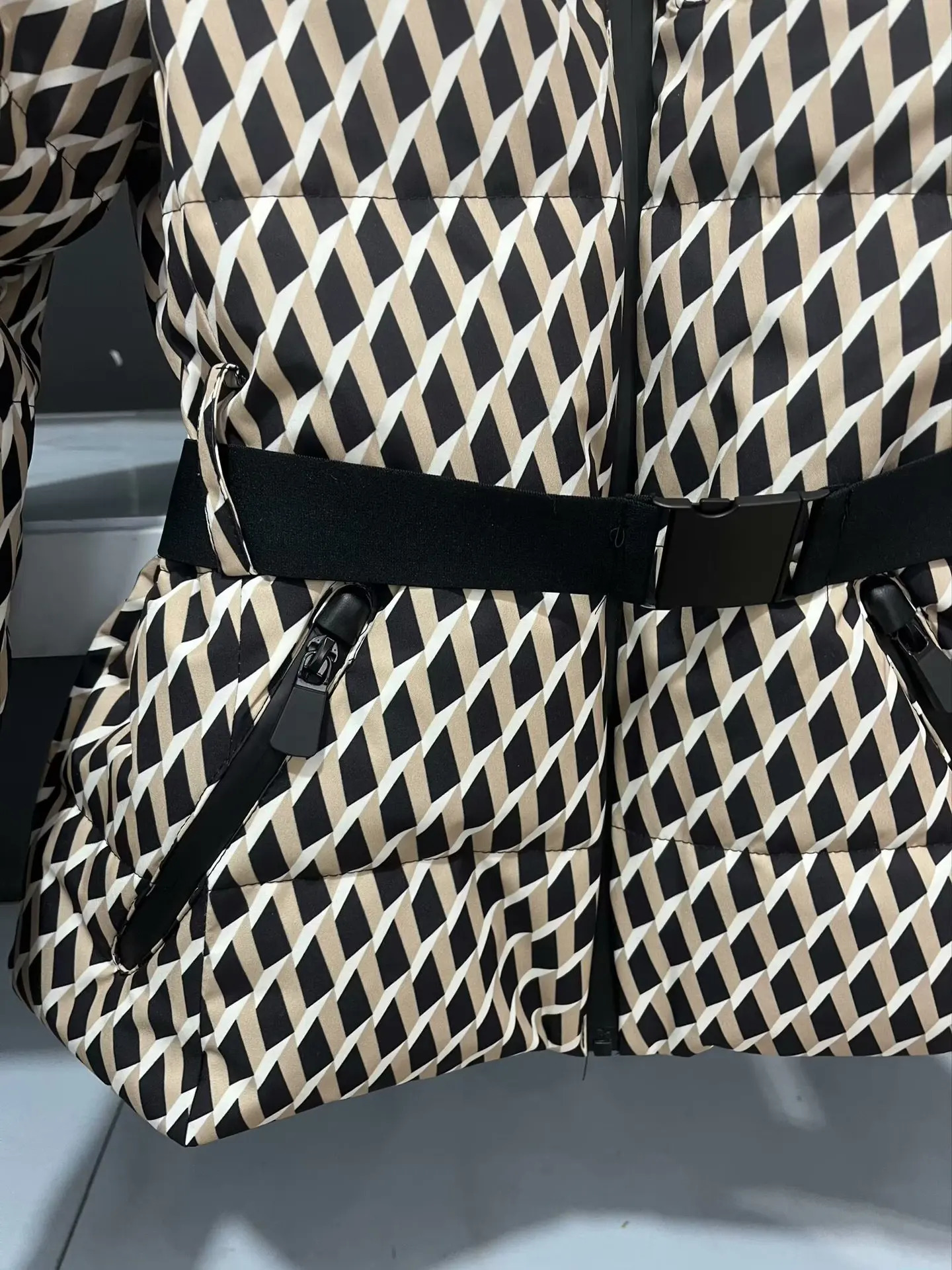 Winter Two Piece Skiing Set Hooded High Waist Padded Sport Parka Jacket Belt Female Thick Warm Pockets Windproof Pant 251103