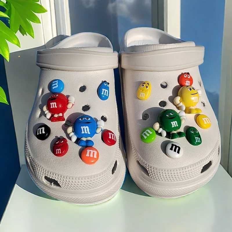 Complete set of hot selling DIY hole shoes charming cartoon handmade charm designer high-quality garden shoes decorative gifts for s Z250402
