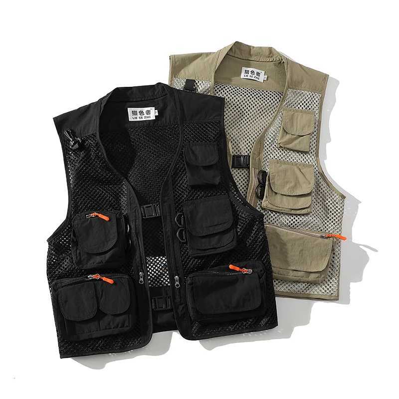 Multiple Pockets Outdoor Vest Men Japanese Korean Streetwear Fashion Loose Causal Cargo Vest Sleeveless Jacket Waistcoat for Men X250403