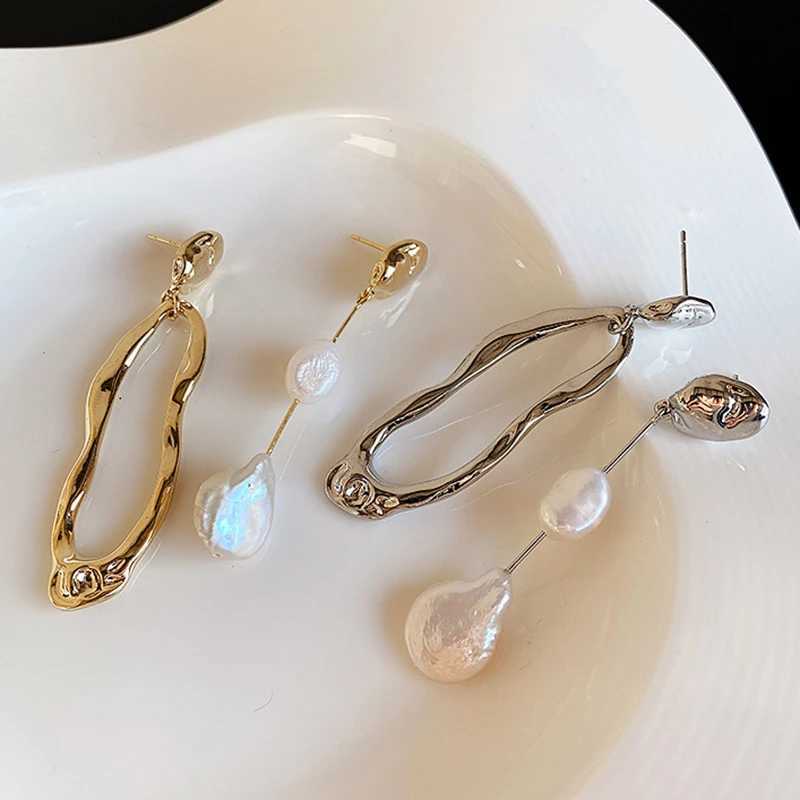 New Elegant Asymmetric Earrings with Freshwater Pearl Metal Exposed Long Stud Earrings for Ladies and Girls Party Jewelry Gifts Y250401
