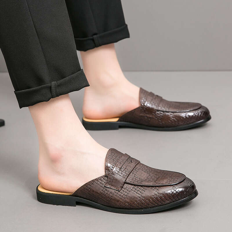 Men's shoes in plus size, summer new style, Baotou semi slipper fashionable foot covers, casual shoes, trendy leather slippers