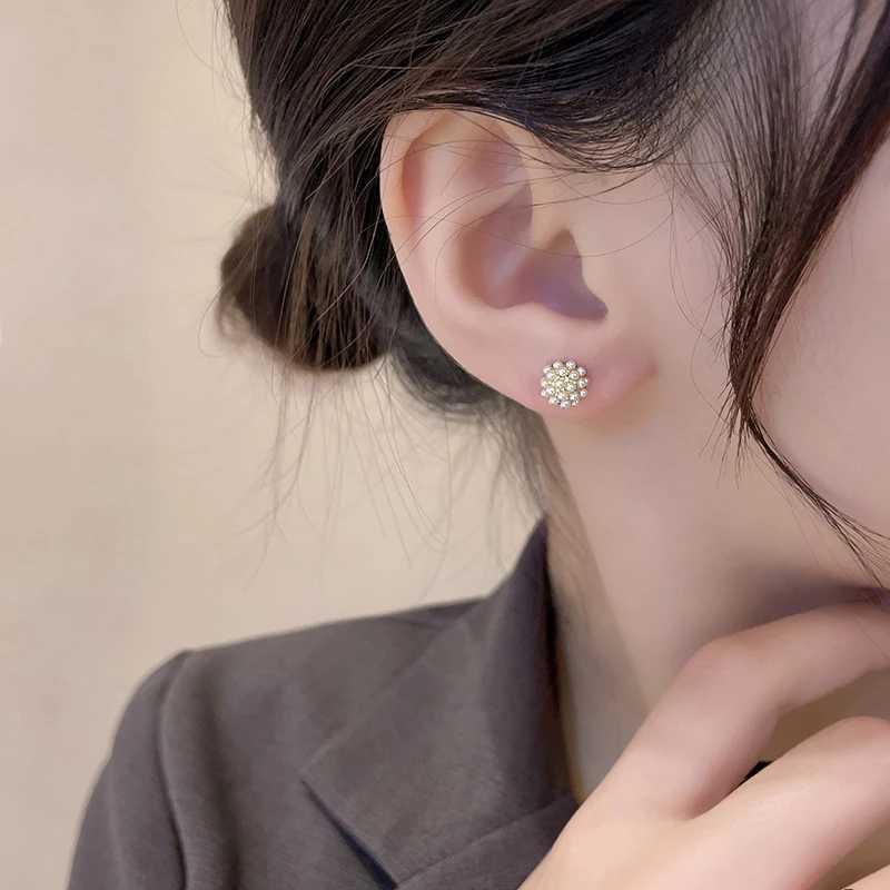 White Flower Pearl Earrings For Women Simple Small Korean Stud Earrings Zinc Alloy Cute Brincos Wedding Party Fashion Jewelry C251103
