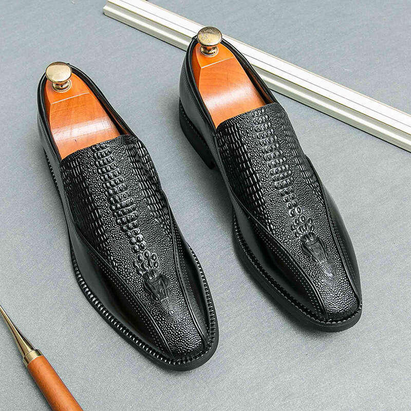 2024 Men's Large Size Spring New Leather Fashion British Style One Step Pointed Shoes Trend