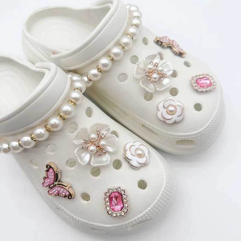 Cute Charm Designer Elegant Pearl Chain Shoes Jewelry Full Match Flower Shoes Charm Used for Hole Shoes Hot Selling Z250402