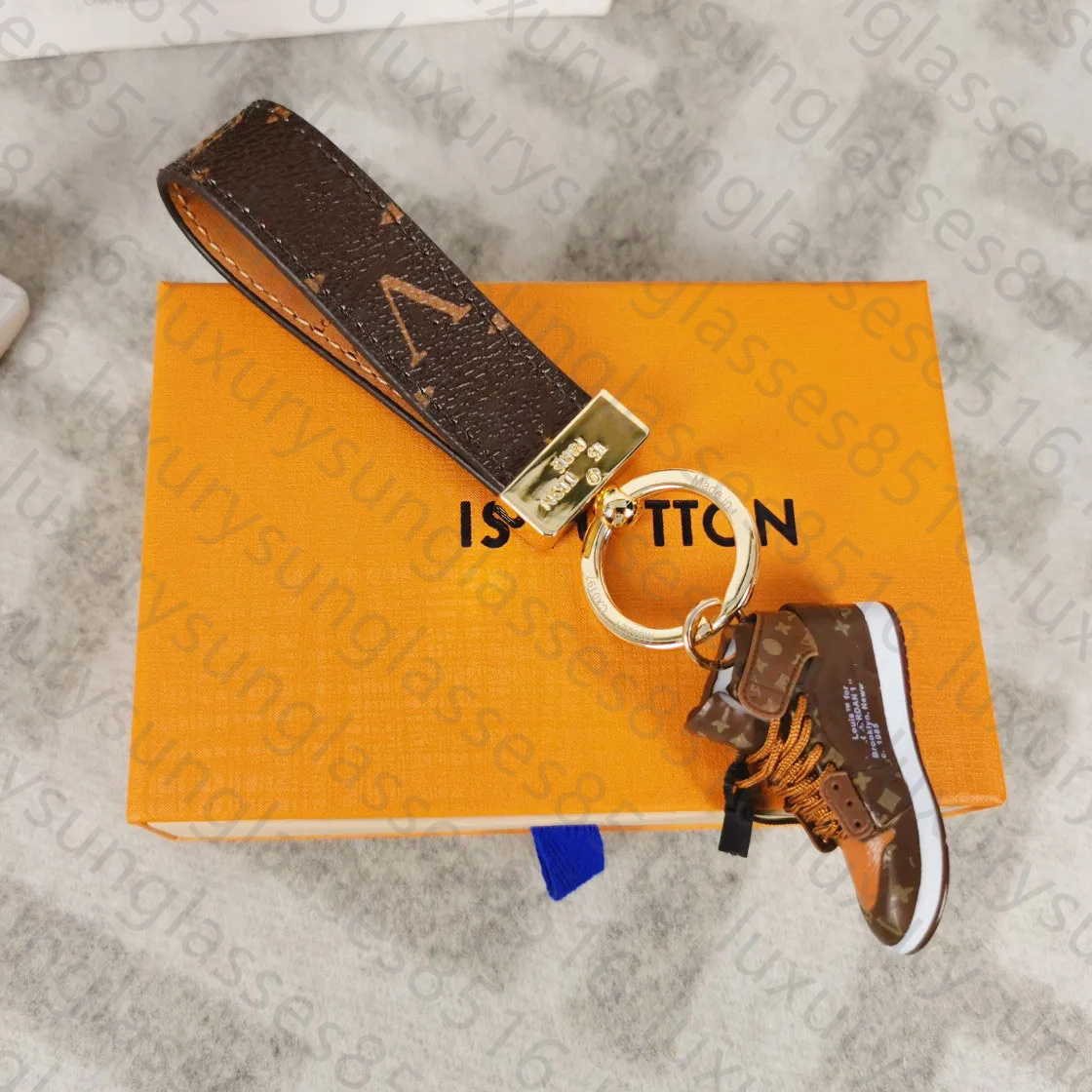 Designer keychain Mens Luxury Car Keyring crossbody Womens Buckle Keychains Handmade Men Women Bag key chain