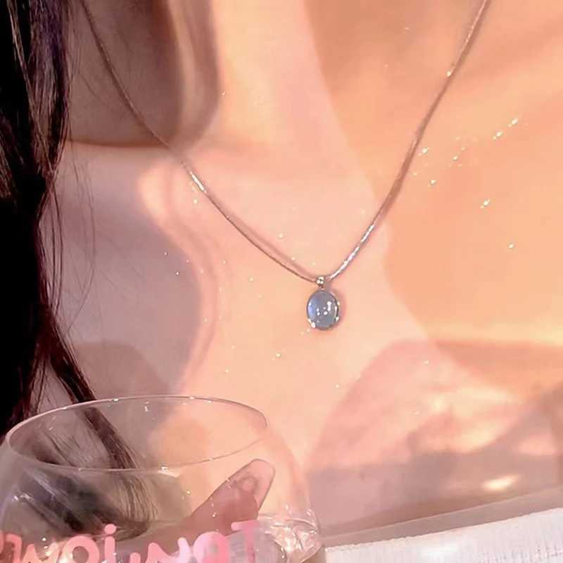 Simple Retro Oval Aquamarine Pendant Necklace For Women Girls Luxury Snake Chain Necklace Fashion Temperament Jewelry Gifts Z250402