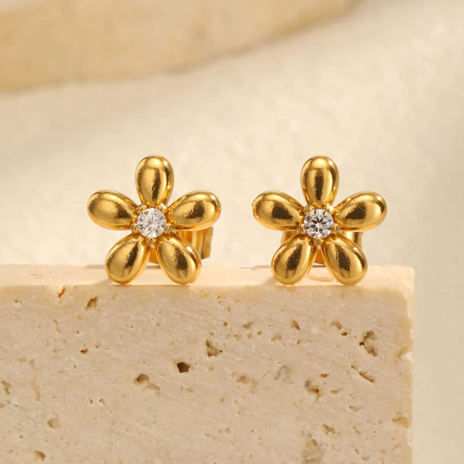 Stainless Steel Zircon Flower Stud Earrings for Women18K Gold Plated Daily EarringsFashion Jewelry Mothers Day Gift C251103