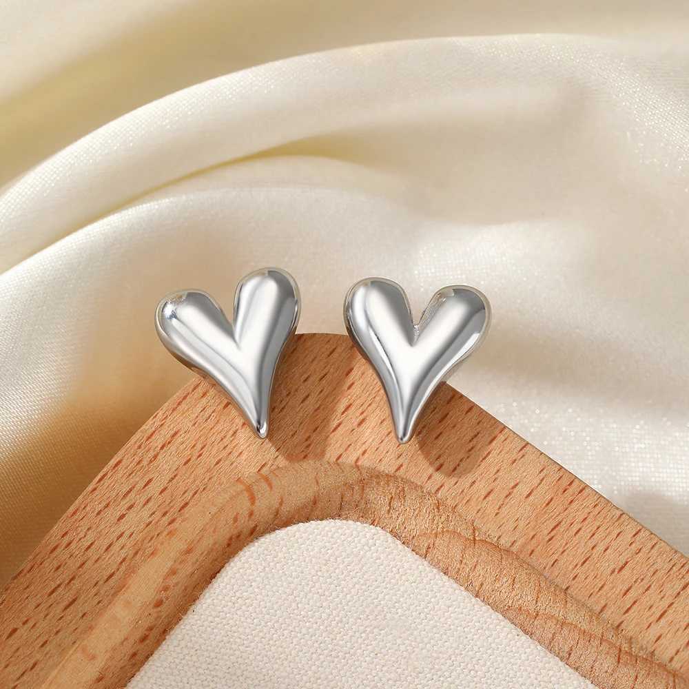 DOTIFI Stainless Steel Light Luxury Peach Heart Earrings Female Commuter Senior Sense Of Frill Earrings Jewelry Accessories C251103