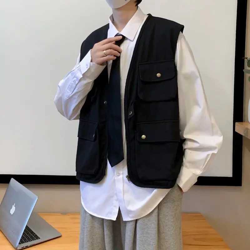 Men Cargo Vests Multi Pockets 2023 Spring Summer Fashion Streetwear Vintage Waistcoat Solid Color Male Casual Sleeveless Jackets X250403
