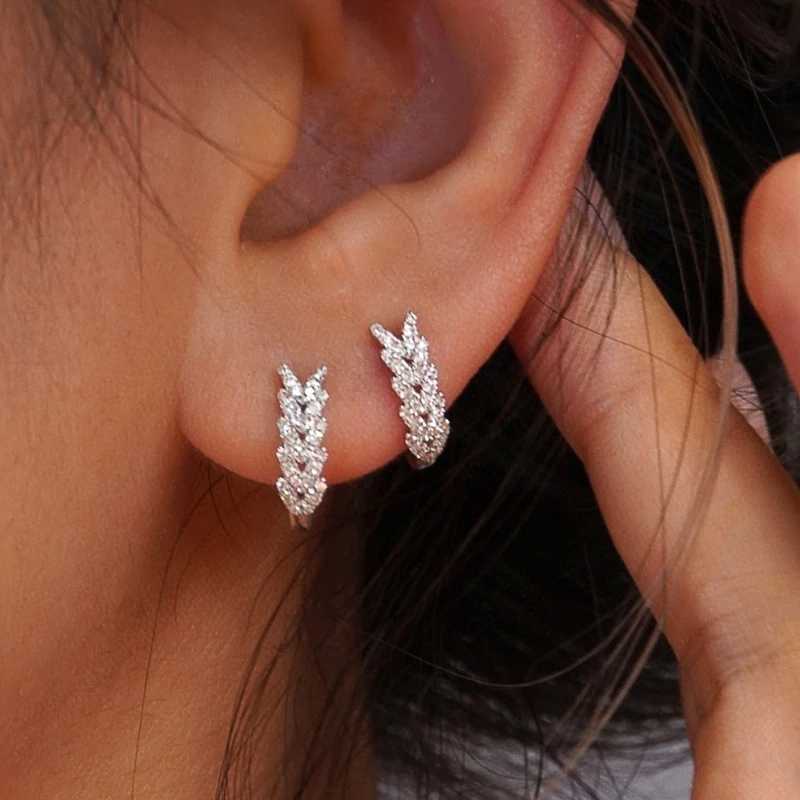 Huitan V-ring earrings for women Exquisite Leaves design cubic zirconia earrings new design womens statement jewelry gifts Y250401