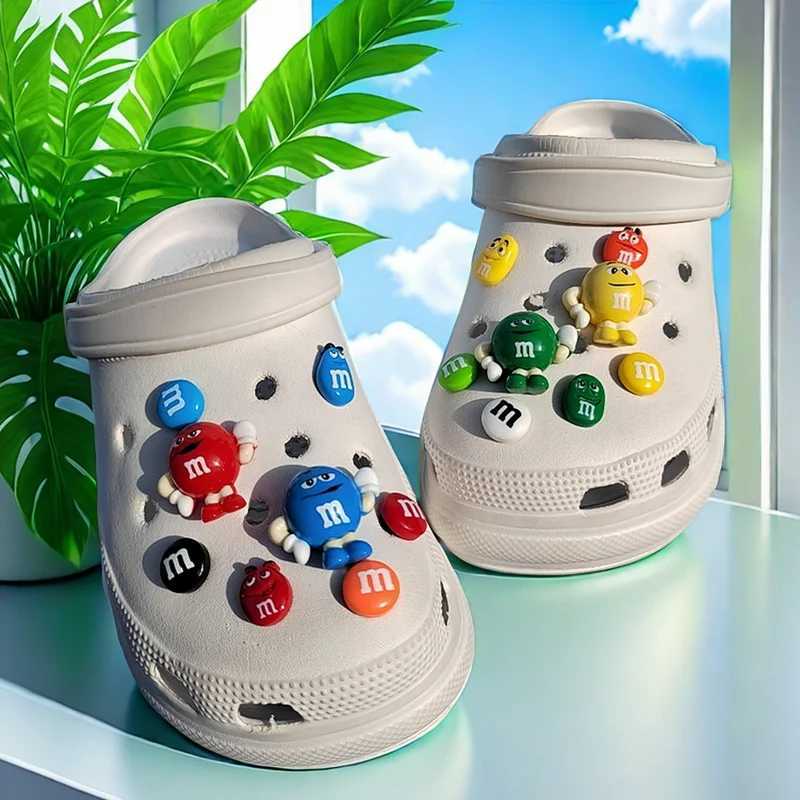 Complete set of hot selling DIY hole shoes charming cartoon handmade charm designer high-quality garden shoes decorative gifts for s Z250402
