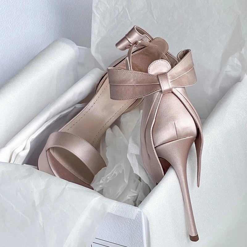 French Waterproof Table Champagne Colored Bow Heels WomenS Stiletto Lolita Ballet Party OneLine Buckled Sandals 251030