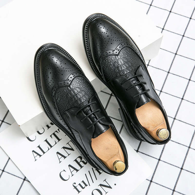 2024 Men's Large Size New Casual Fashion Blok Carved Leather Shoes Trend Wedding