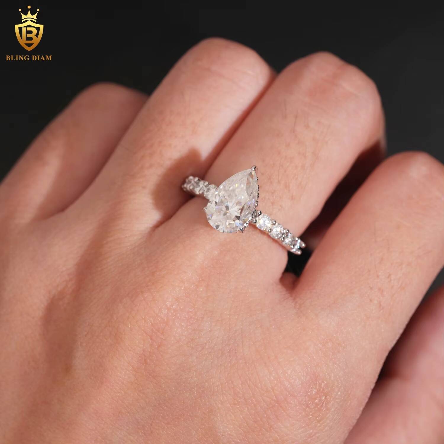 Fashion Fine Jewelry Sterling Silver 925 VVS Moissanite Diamond Engagement Rings in Stock with GRA Certificate