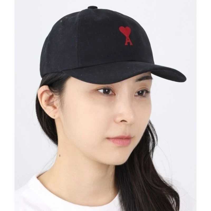 Korean heart-shaped baseball cap mens and womens embroidered breathable sun hat hiking windproof hat W250403