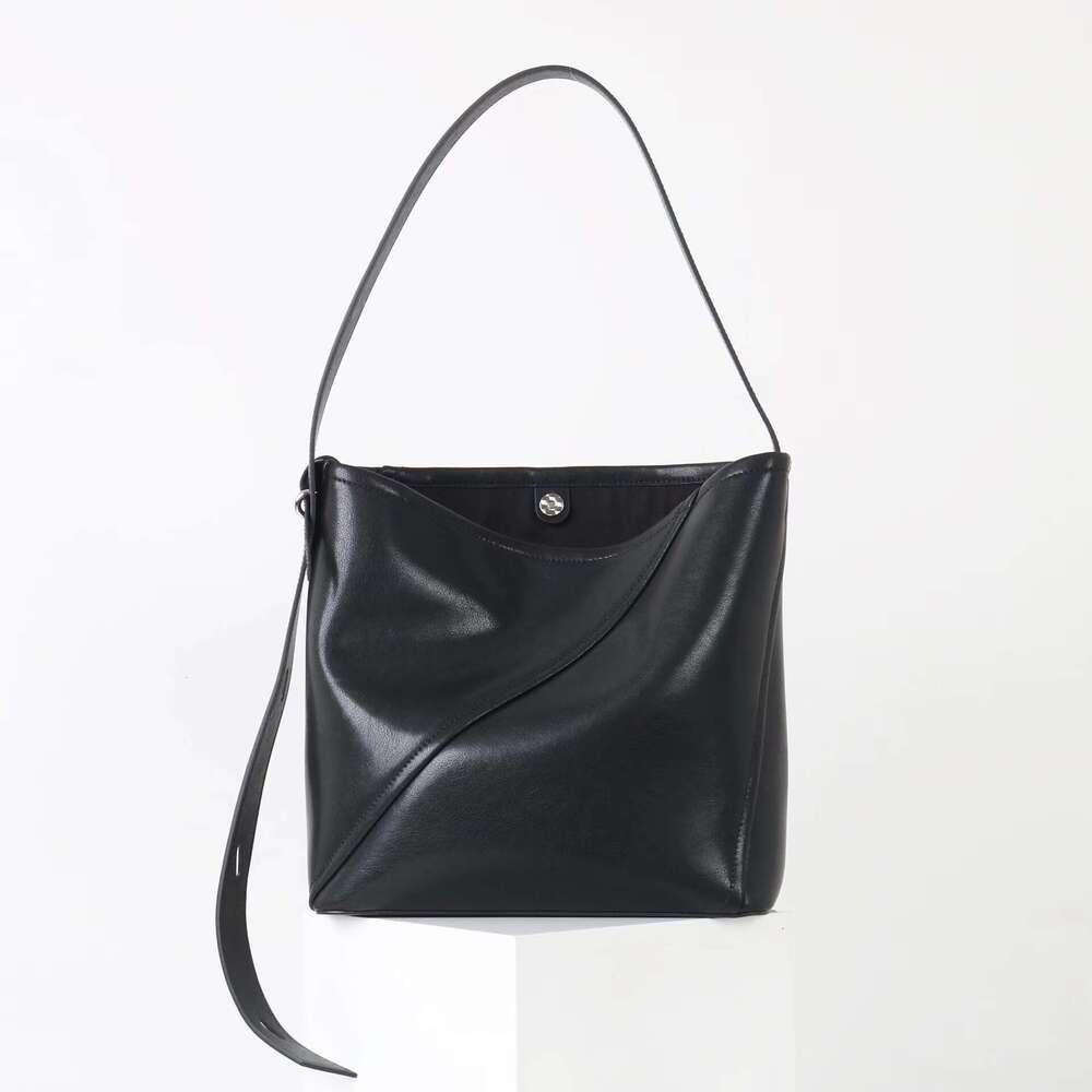 Luxury Bag Designer's New Large Capacity Cowhide Patchwork Texture Commuter Women's Fashion Versatile One Shoulder Underarm Bucket Bag