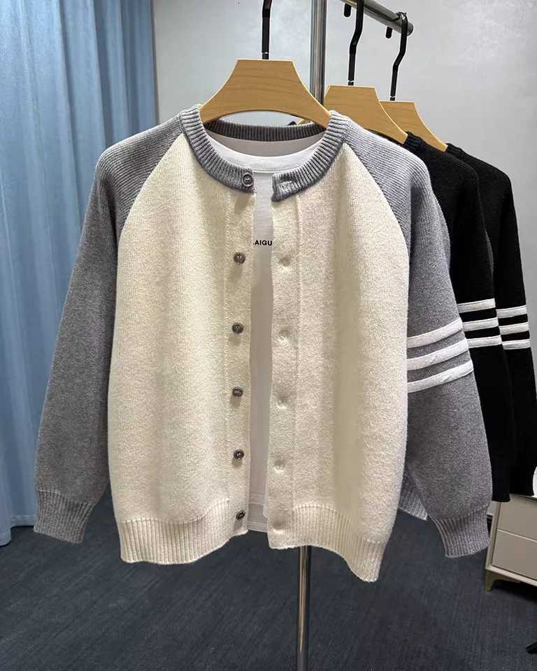 High end brand personality color blocked knitted coat button casual Korean style youth fashion striped round neck mens cardiganT251103