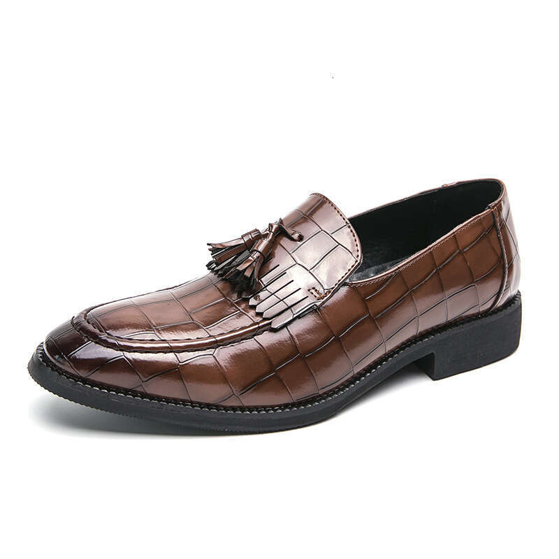 2024 Spring and Autumn New Men's Large Green Tassel Leather Shoes, Sizes 38-46, Casual One Step Legged loafers